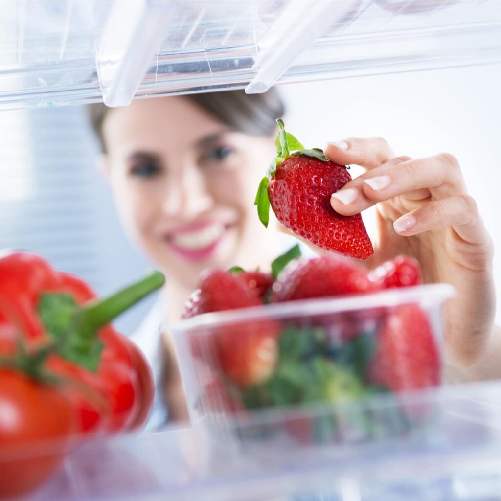 How to preserve strawberries in fridge