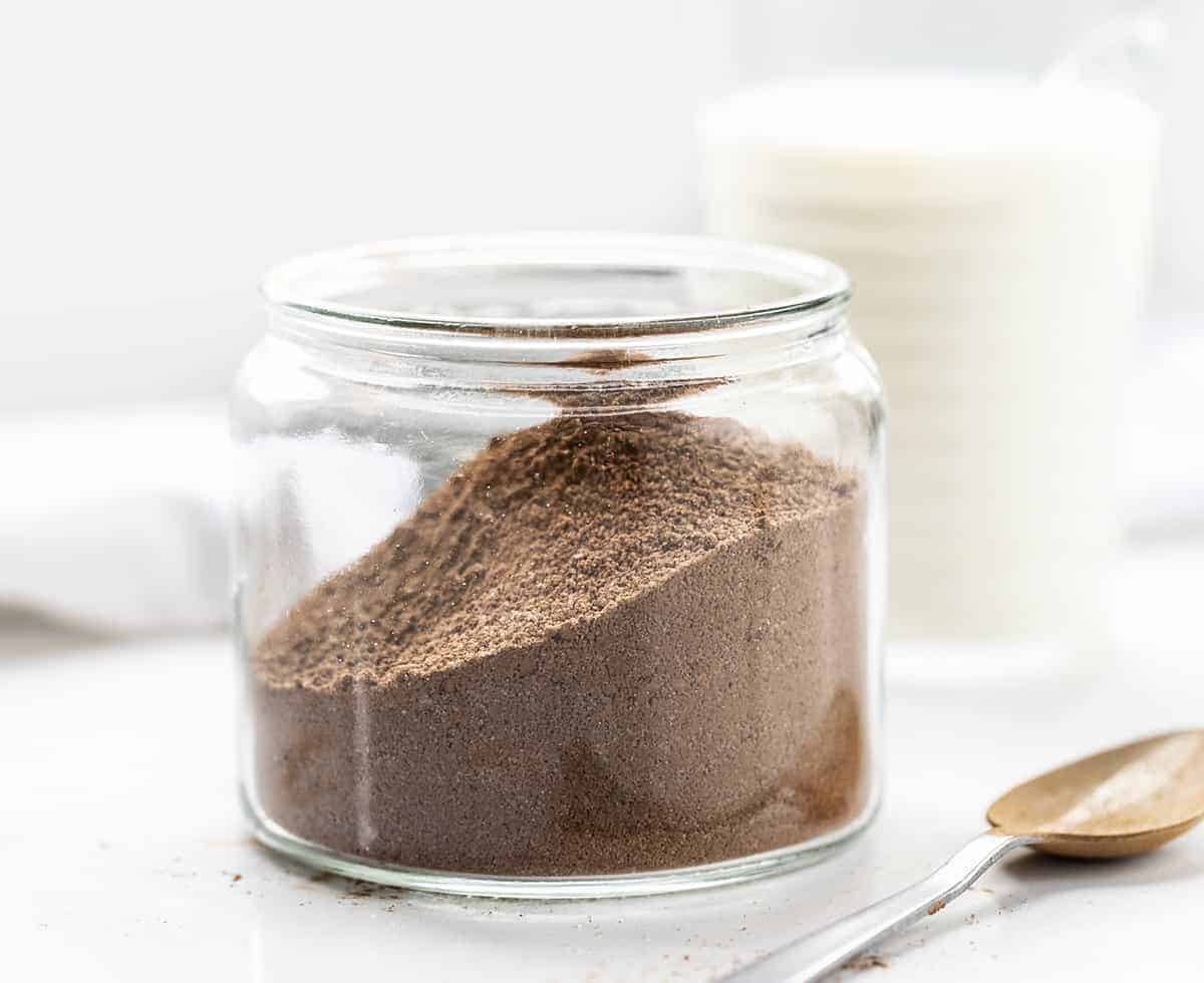 How to store cocoa powder long-term