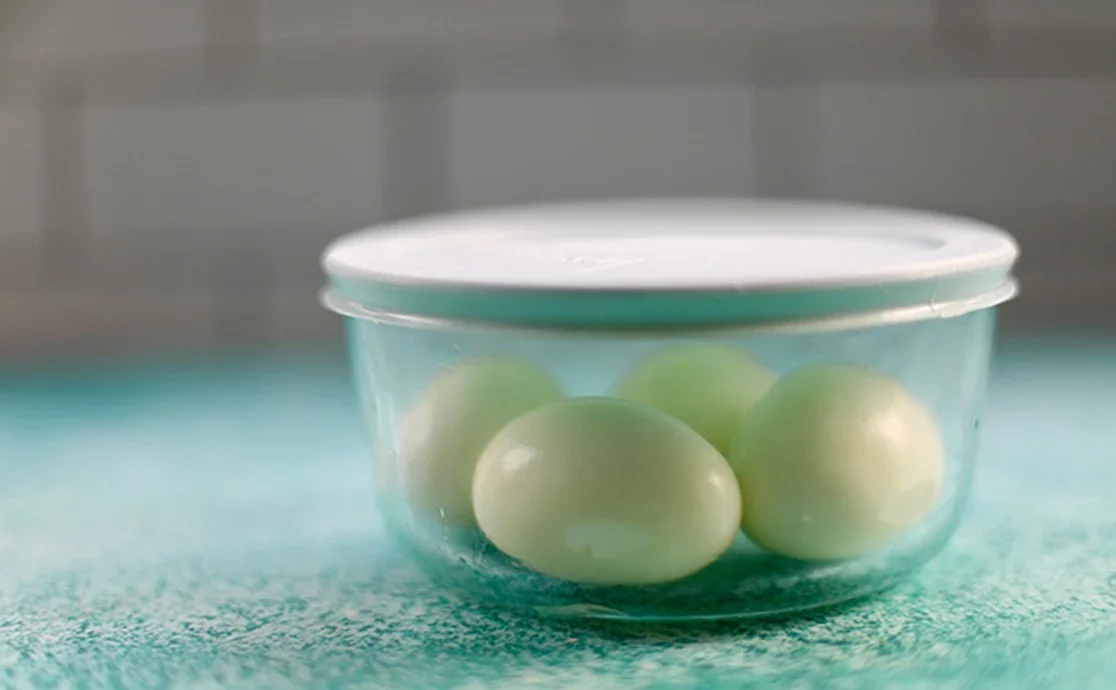 How to store hard-boiled eggs in fridge