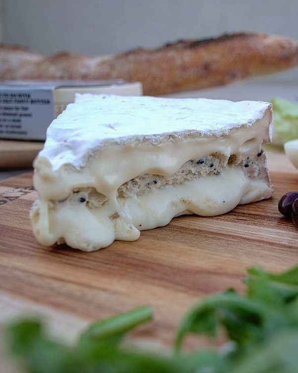Is brie cheese safe after expiration date? How to store Brie ...